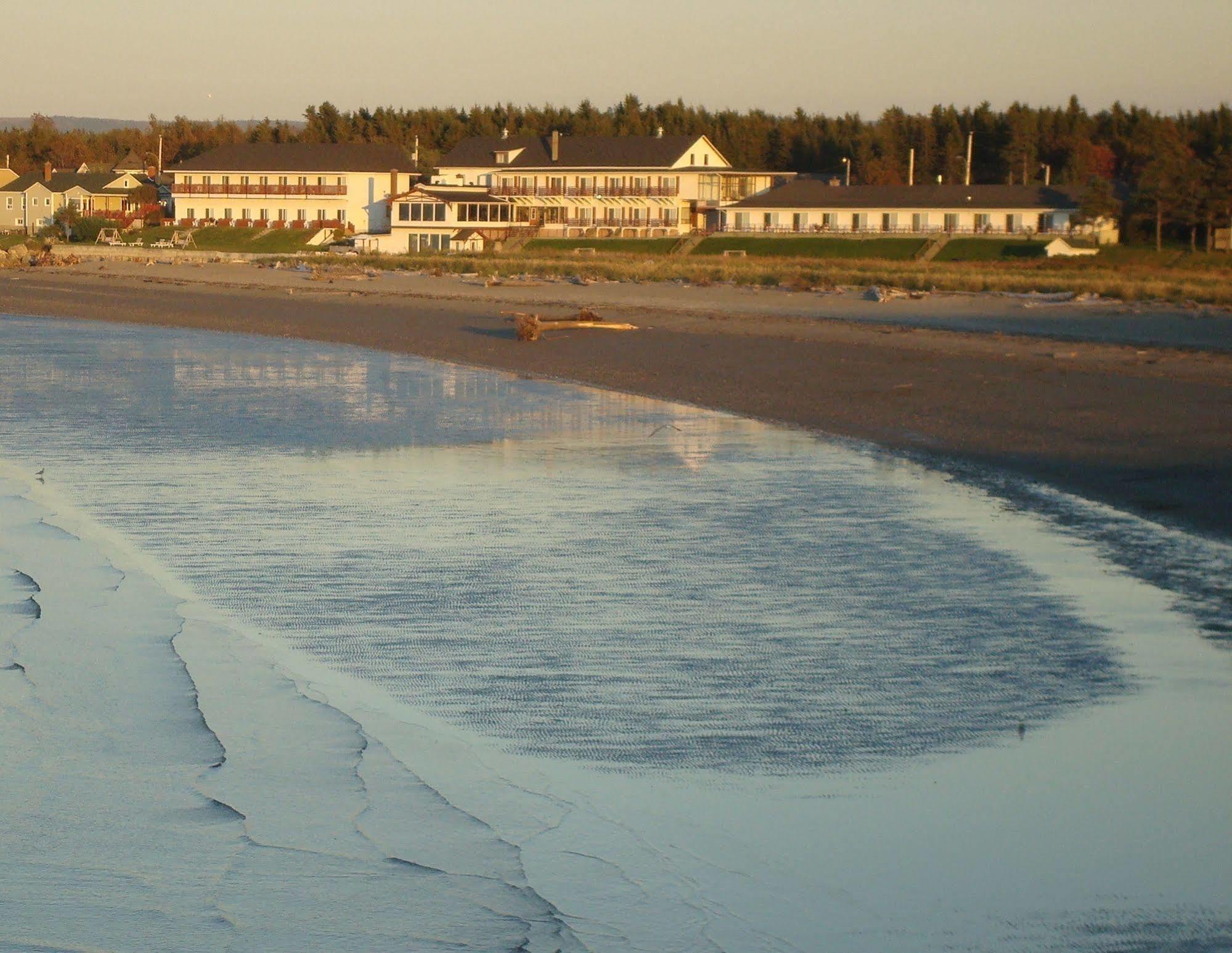 Hotel Motel Belle Plage Matane Exterior foto