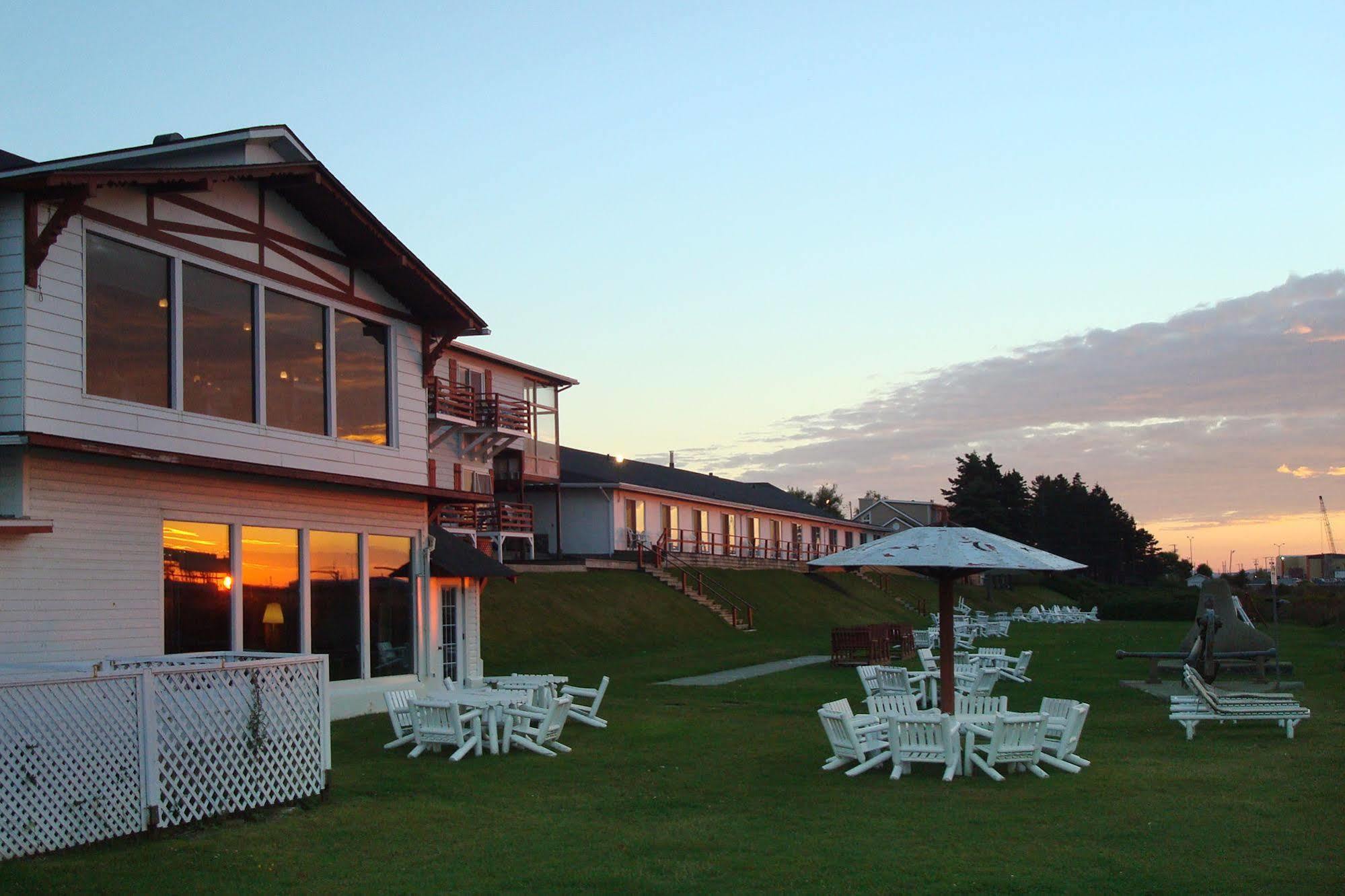 Hotel Motel Belle Plage Matane Exterior foto