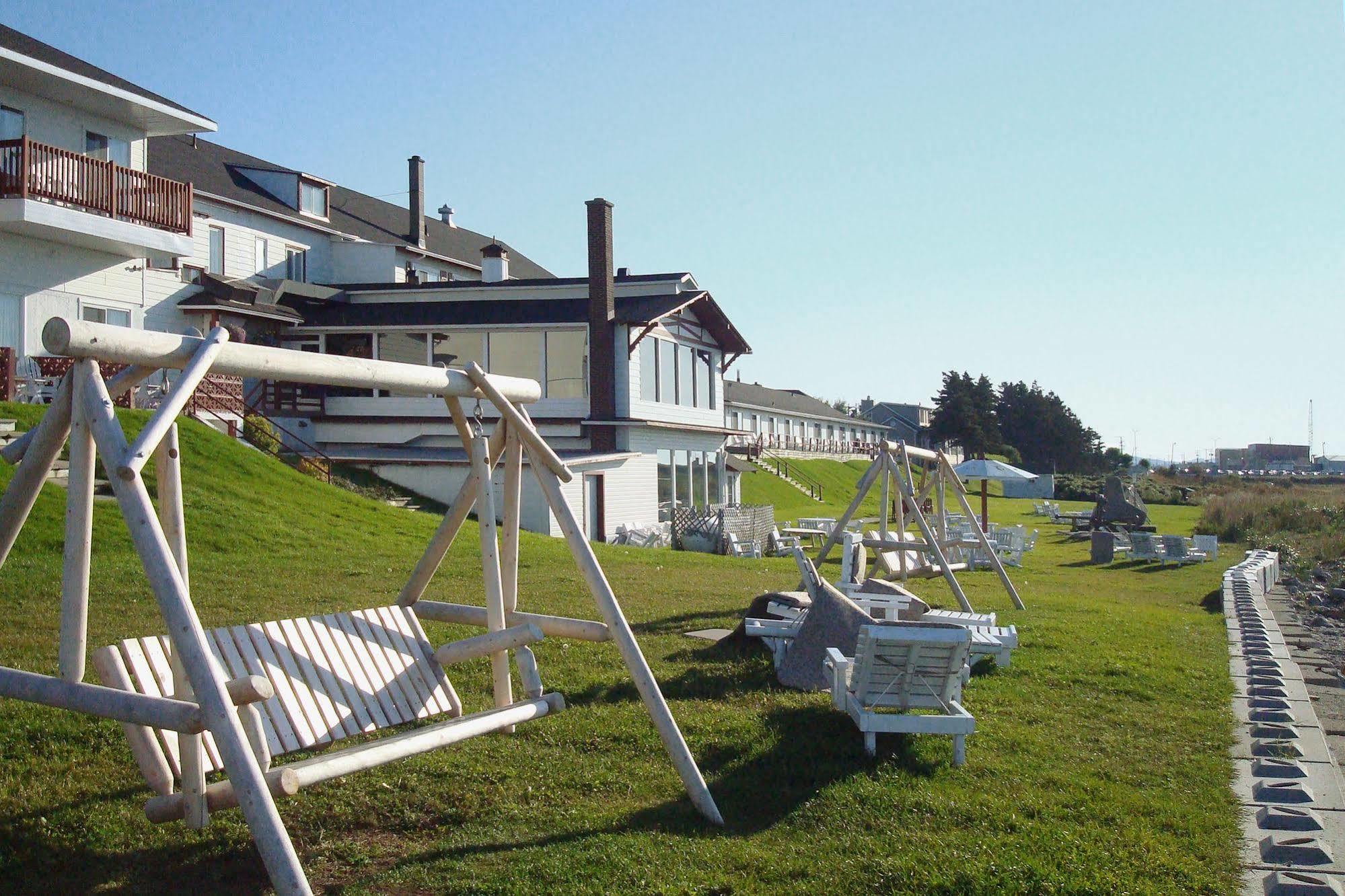 Hotel Motel Belle Plage Matane Exterior foto