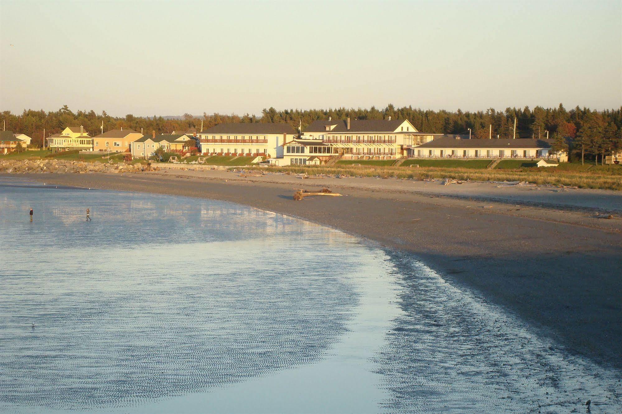 Hotel Motel Belle Plage Matane Exterior foto